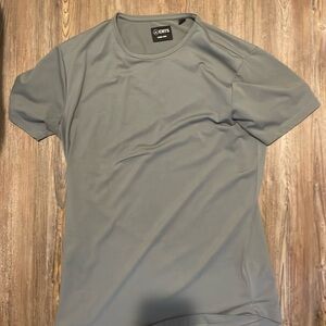 Cuts curve hem tee